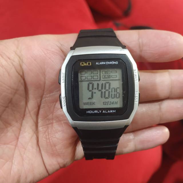 Jam Tangan QnQ digital