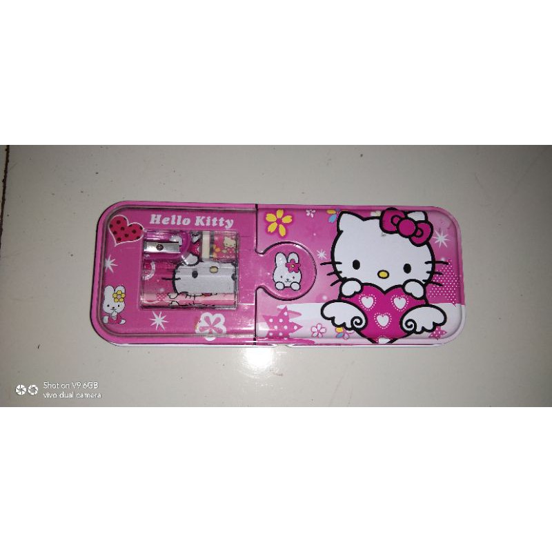 

Kotak Pensil Hello kitty / Tempat Pensil Hello Kitty Kaleng