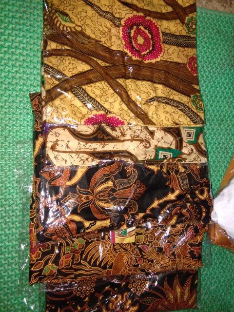 Motif Random - Kemeja Batik Hem Pendek Pria Kerja Kantor Kondangan Seragam Flash Sale Murah