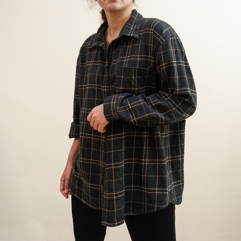 Kemeja flanel oversized wanita dan pria