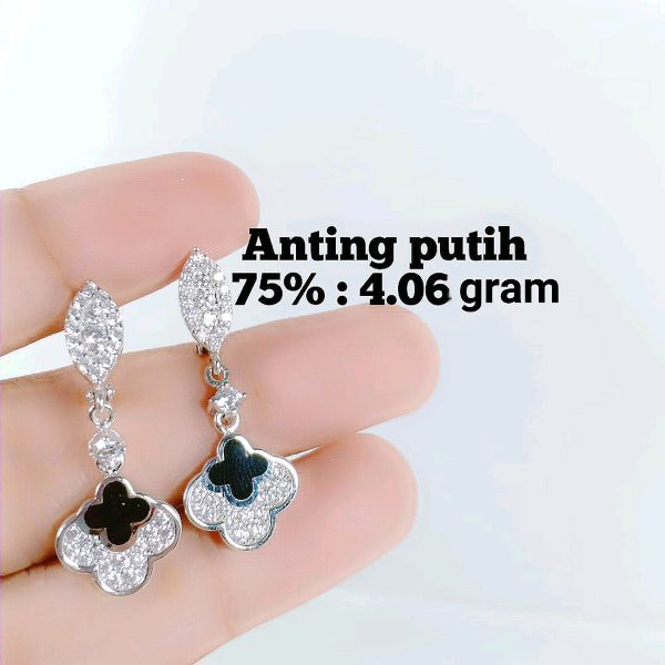 anting emas putih cartier kadar 75 persen 4.06 gram