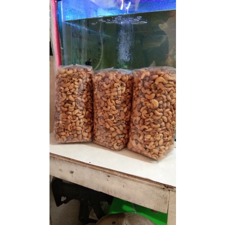 

kacang mede mateng