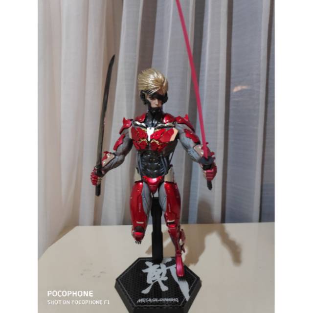 SOLD - Hot Toys Metal Gear Raiden Revengeance Inferno