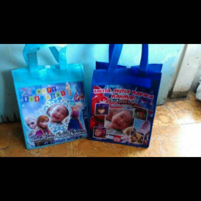 

Tas souvenir ulang tahun