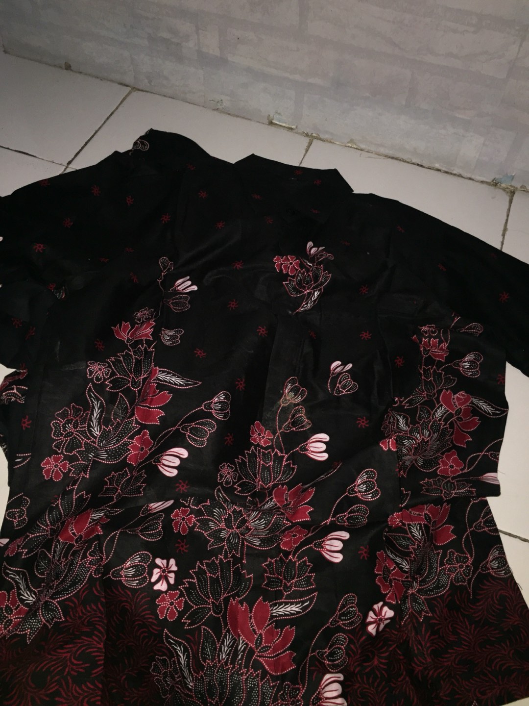 Baju Batik Couple Keluarga Motif Sakura Merah