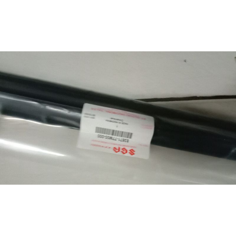 plipit kaca belakang dalam suzuki Ertiga