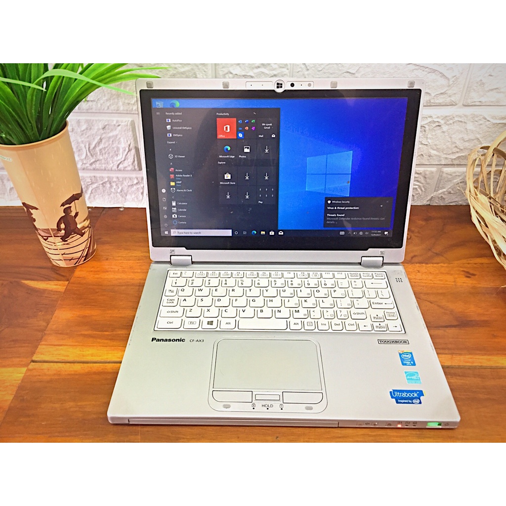 Panasonic CF-AX3 Touchsceen Slim | Core i5- Gen 4 | SSD | Dual Baterai