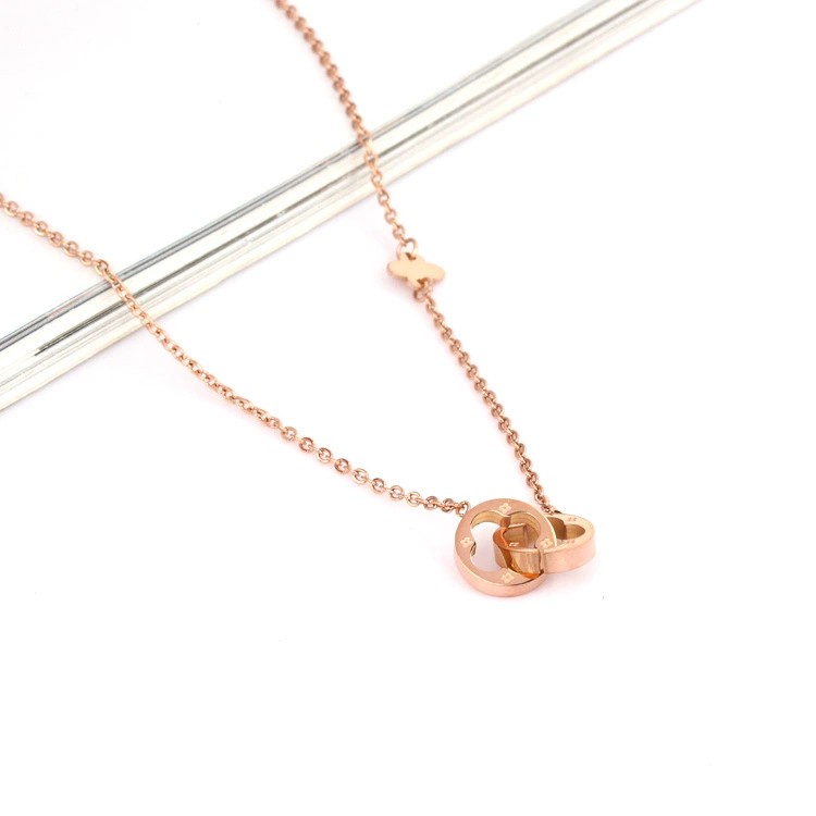 Kalung Desain Clover Bahan Titanium Steel 18K Warna Rose Gold Gaya Korea Untuk Wanita