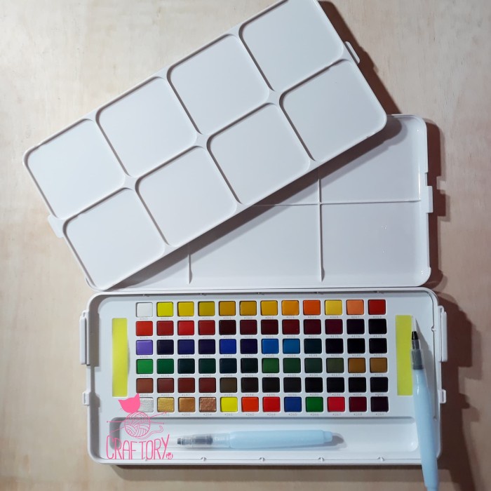 

(TERLARIS) Sakura Koi Watercolors 72 Studio Set Sketch Box Cat Air Watercolor