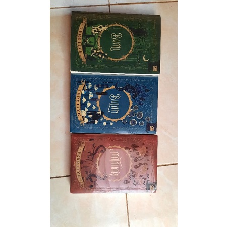 Jual Buku Novel Bumi Series (Bumi, Bulan, Matahari) | Shopee Indonesia