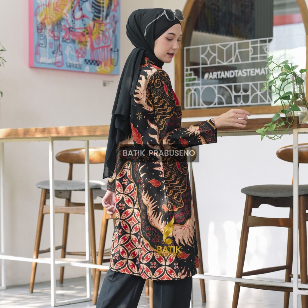 Tunik Motif Kalingga Hitam Atasan Baju Batik Wanita Lengan Panjang Prabuseno Modern Premium Jumbo Big Size Full Furing Pakaian Kemeja Formal Kerja Kantor Kantoran Dewasa Hijab Casual Elegan Etnik Eksklusif Kekinian Blazer Jakarta Solo Busui Terbaru 2022