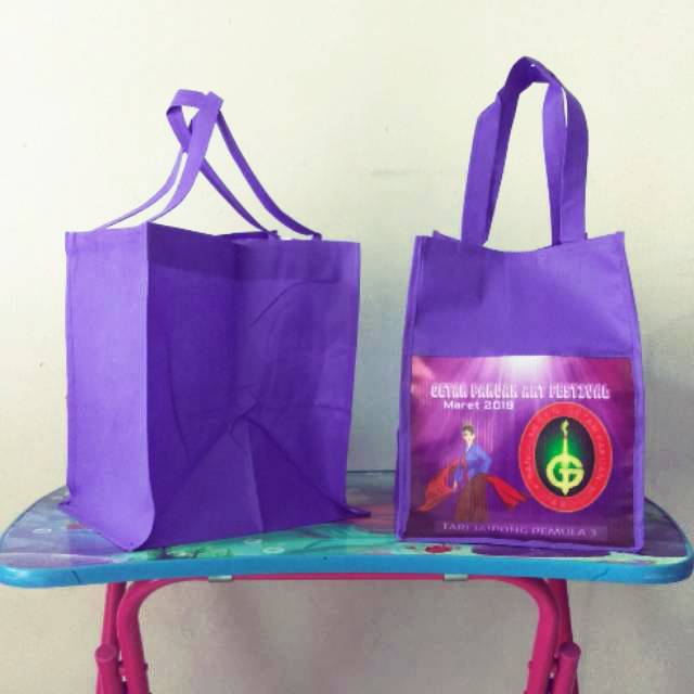 

goodie bag / tas soeuvenir / tas lunchbox