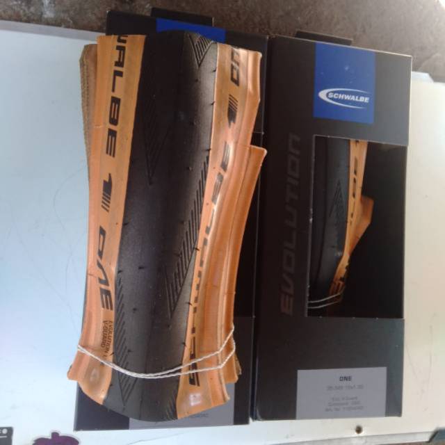 BAN LUAR ONE 16 349 Brompton schwalbe SET