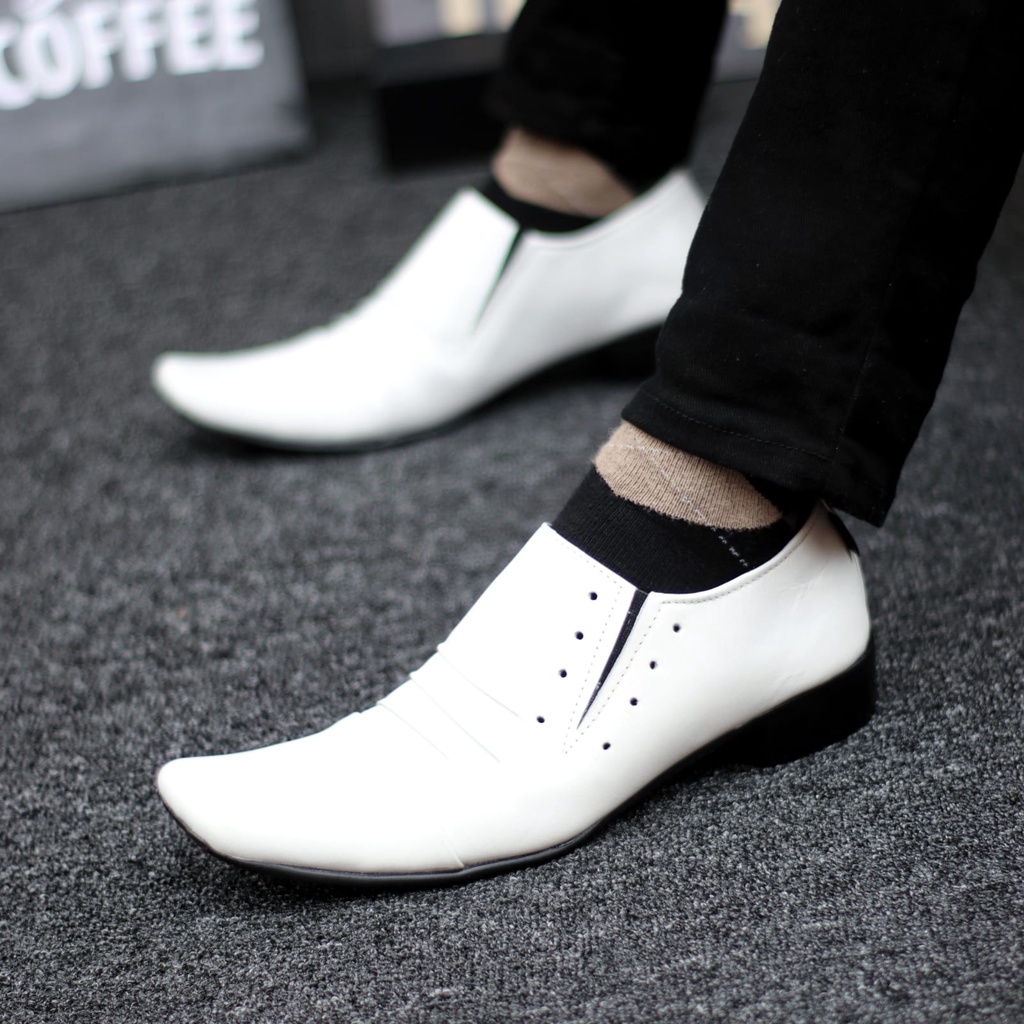 Sepatu Pantofel Hitam Kulit Asli Formal Kerja Kantor Pria Abraham Rempel Slop