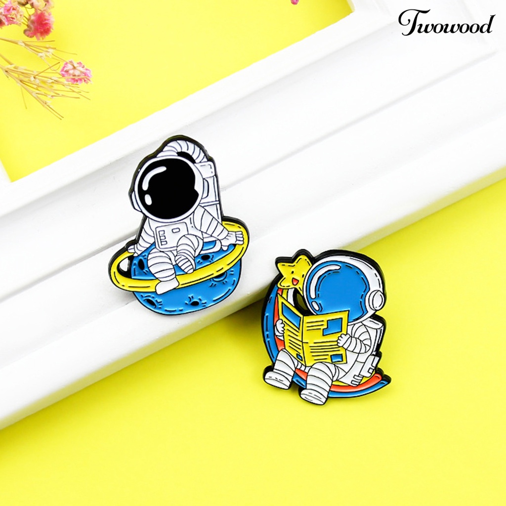 Twowood Brooch Pin Cartoon Astronaut Shape Collection Exquisite All Match Brooch Badge Clothes Decor