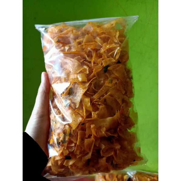 

Keripik Kriwil Kribo Pedas Gurih Hot Jeletot 250 gram
