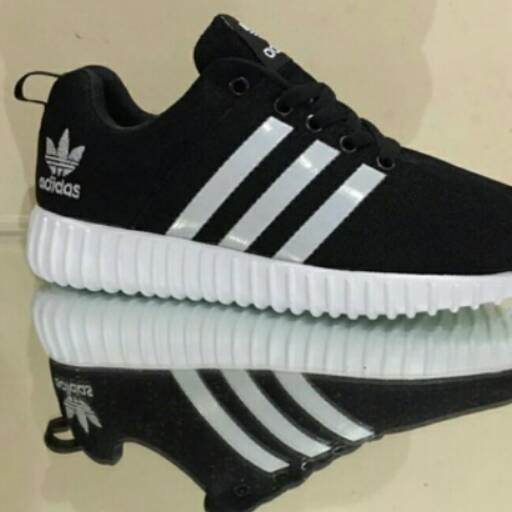 Regulae Tali  Sepatu  Adidas Yeezy 