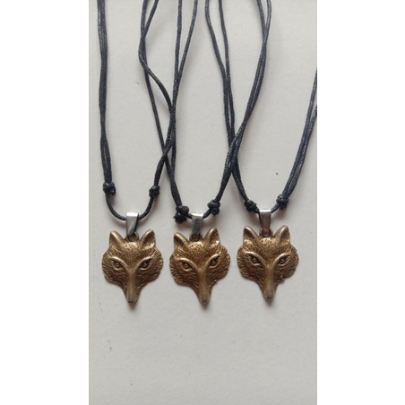 kalung kepala serigala