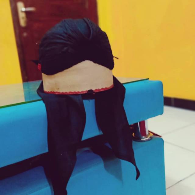 Blangkon hitam polos