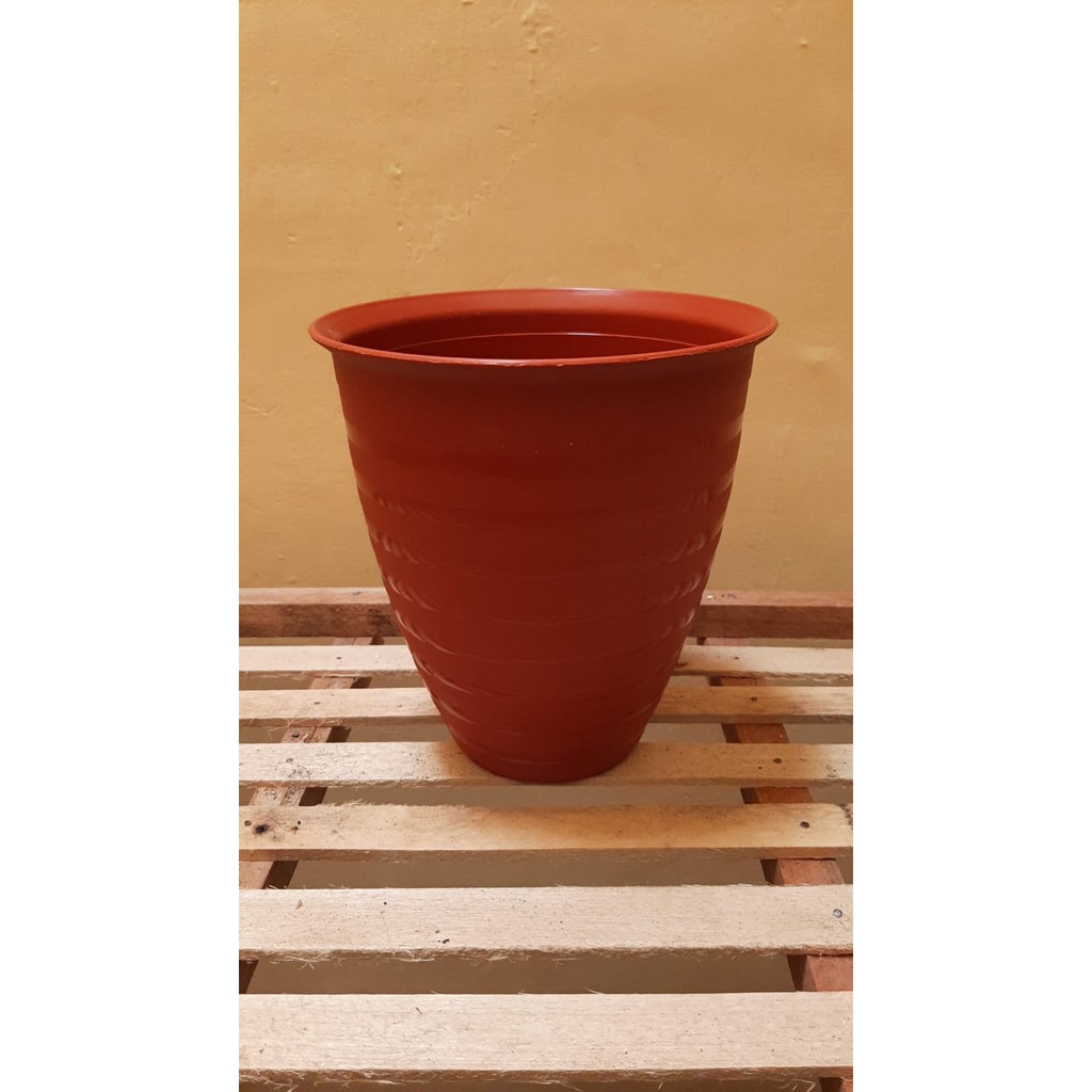Pot Plastik Coklat Taiwan/Pot Guci Coklat/Pot tanaman hias diameter 18cm