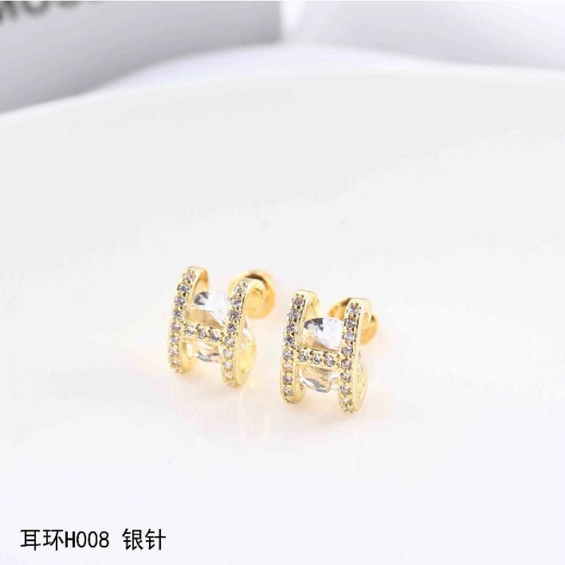 Anting-anting titanium 5833-7635