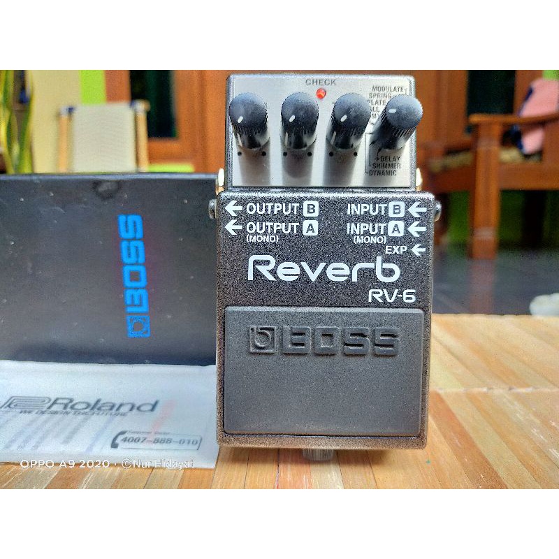 efek reverb boss rv6
