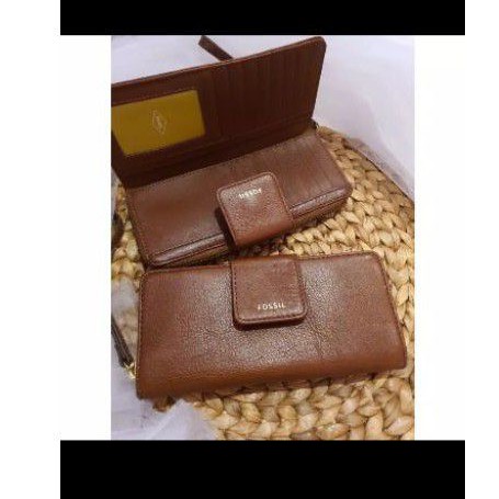 fossil madison zip clutch medium brown nwt