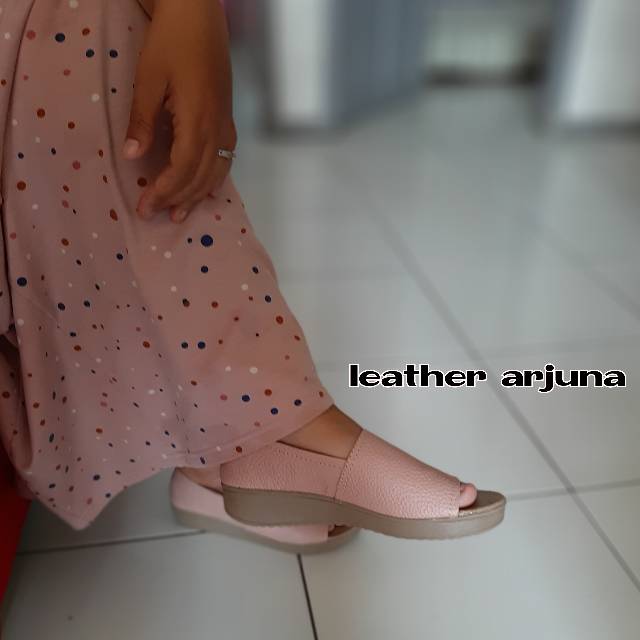 Sepatu Wedges Pentople Kerja Kondangan Kulit Wanita Tamara