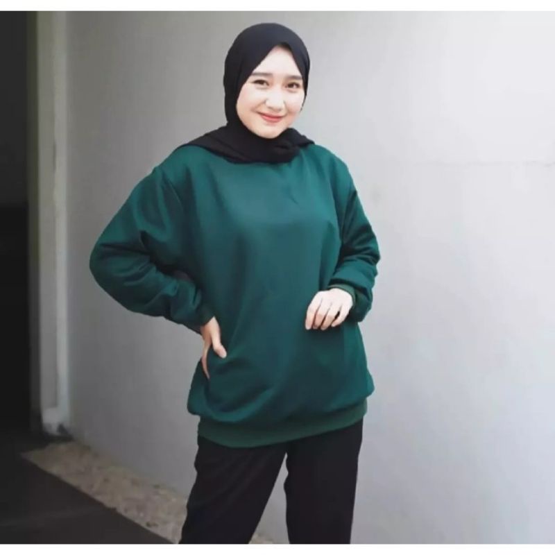 Sweater basic polos wanita bahan fleece