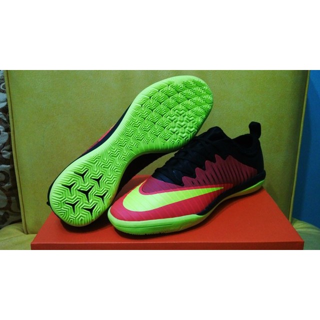 Sepatu Futsal Nike Mercurial X Finale II Total Crimson