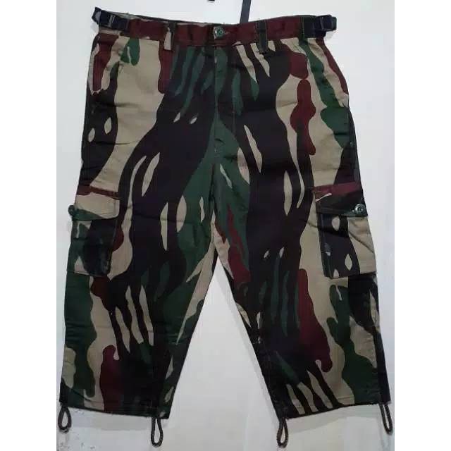 [PRELOVED] Celana Pendek Loreng