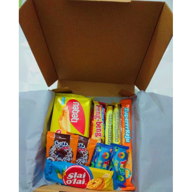 

Hampers snack box/Hampers Masker Snack Box/Snack Box/kado ultah murah/kado murah/kado wisuda