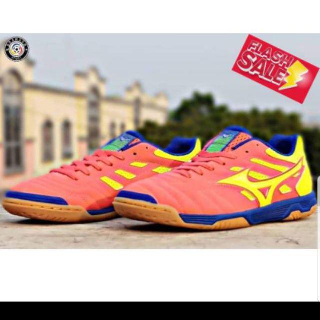 Mizuno sala classic 2 as deals