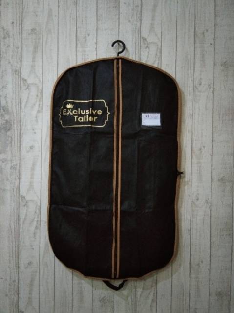 Cover jas pria / sarung jas pria / suit cover / cover gantungan baju jas / pelindung baju jas