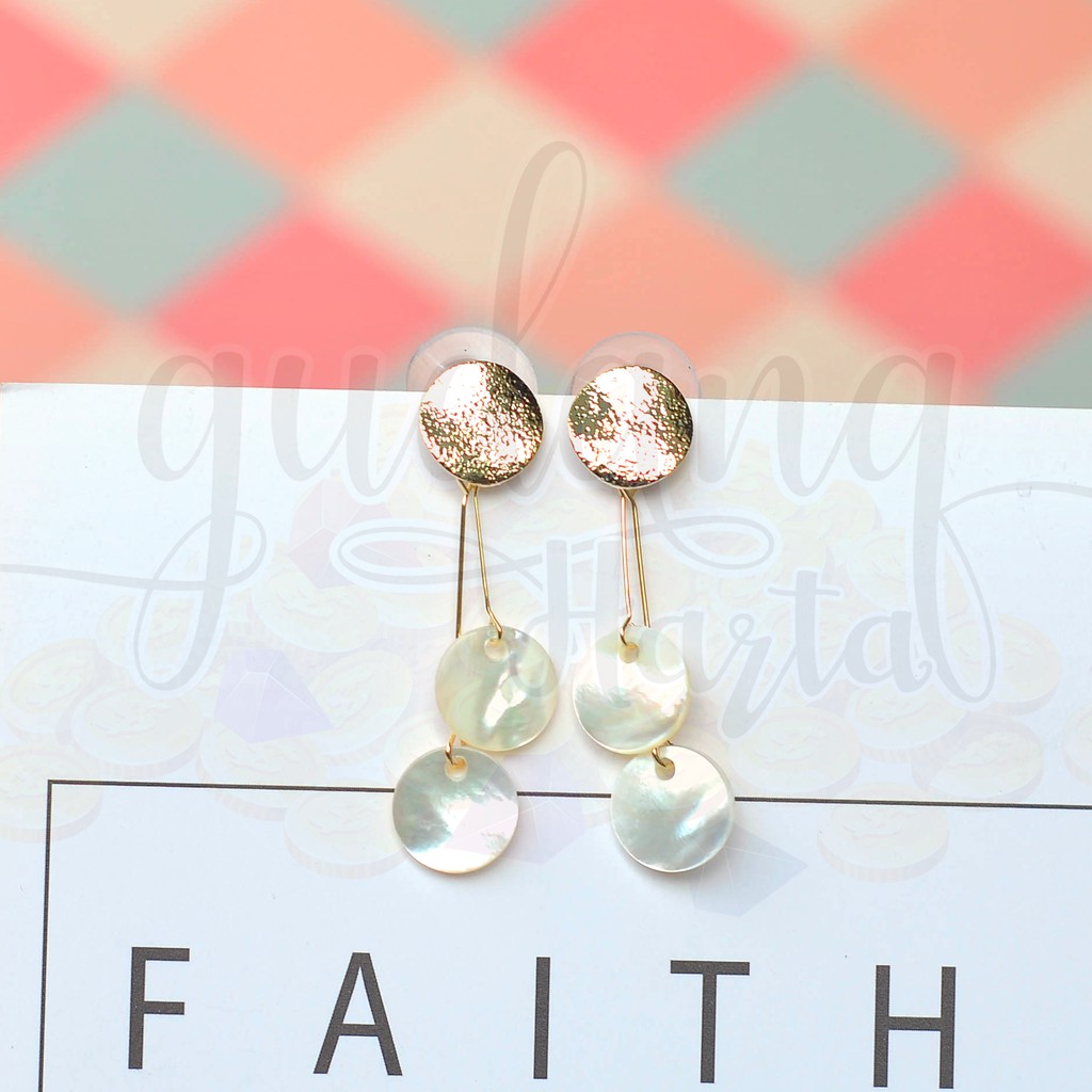 Anting Stud Simple Gold and Pearl GH 203601