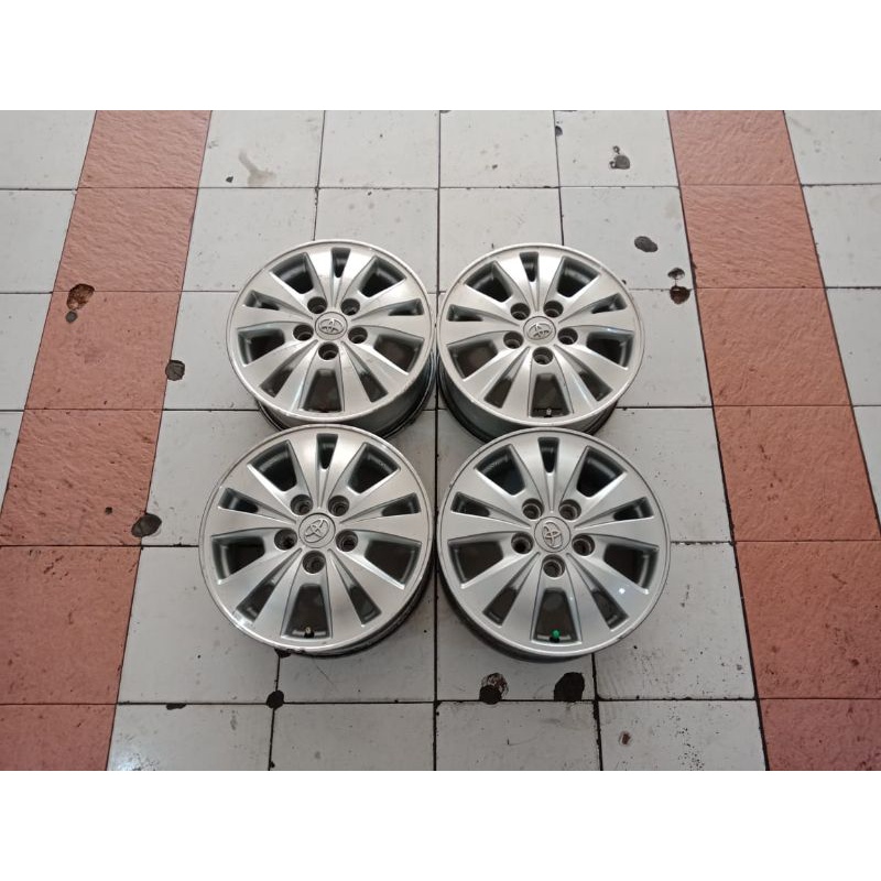 Velg Mobil Bekas Oem Inova Ring 15 lebar 6 pcd 5x114.3 Et 45