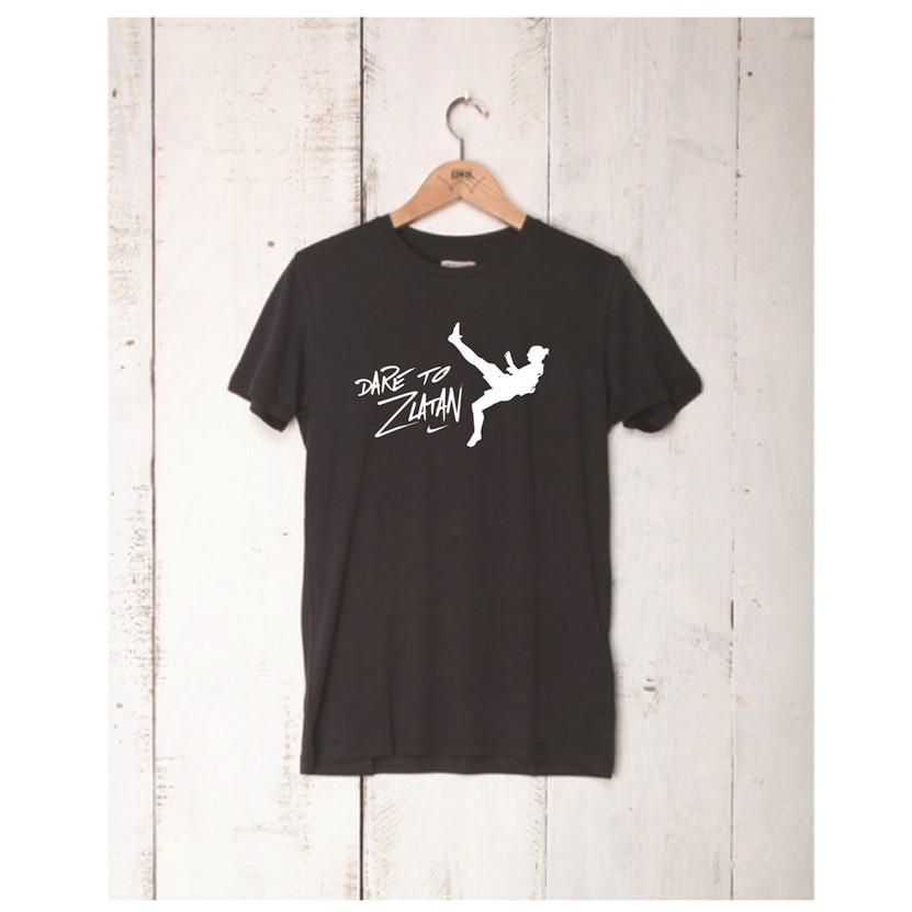 KAOS T-SHIRT ZLATAN IBRAHIMOVIC: DARE TO ZLATAN