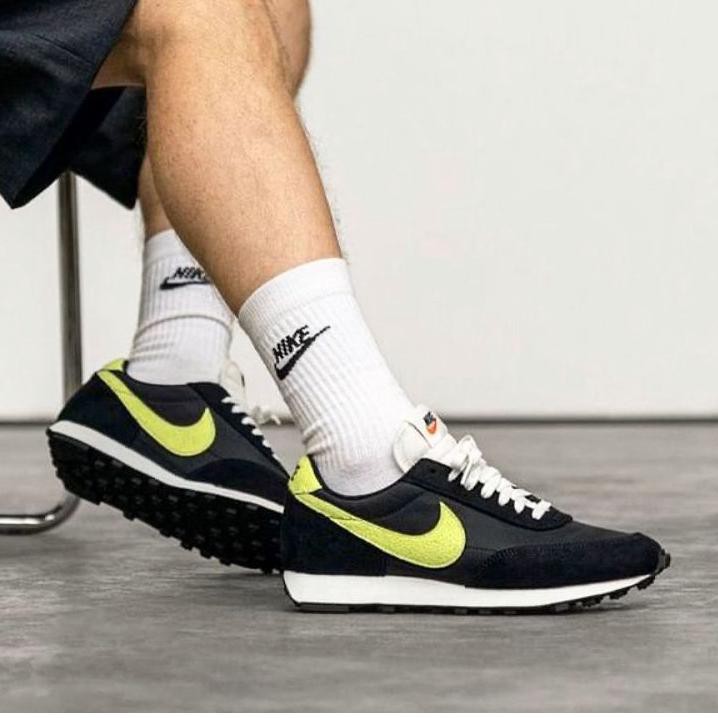 NIKE DAYBREAK SP LIMELIGHT | SEPATU 