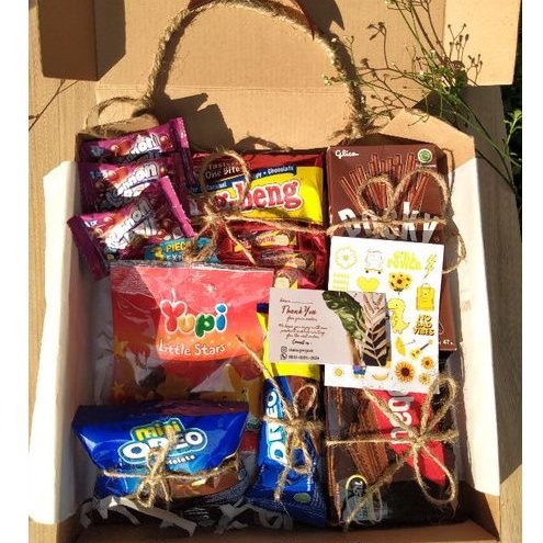 

COD Gift Box | Hampers snack box | Kado Wisuda,Ulang Tahun,Anniv,