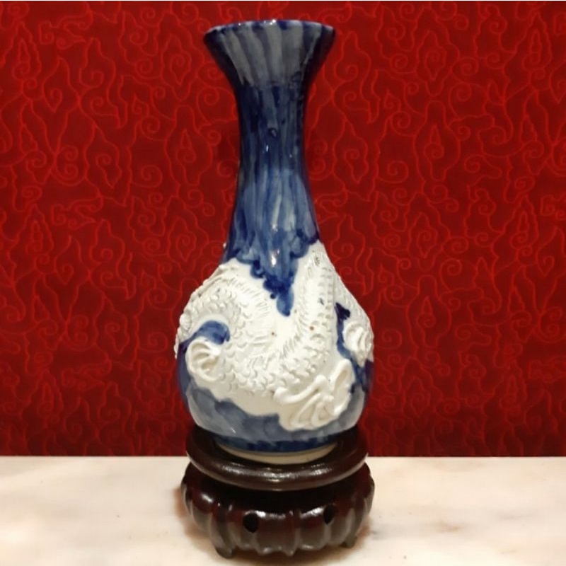 Vas Bunga Naga Timbul