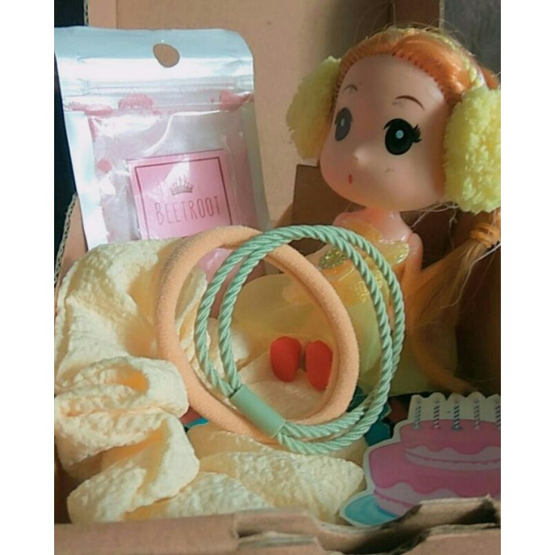 

PAKET SCRUINCHE KEKINIAN // Hampers wisuda,kado, surprise ✨