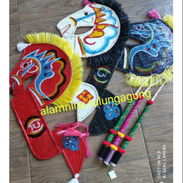 Kuda lumping dan cambuk