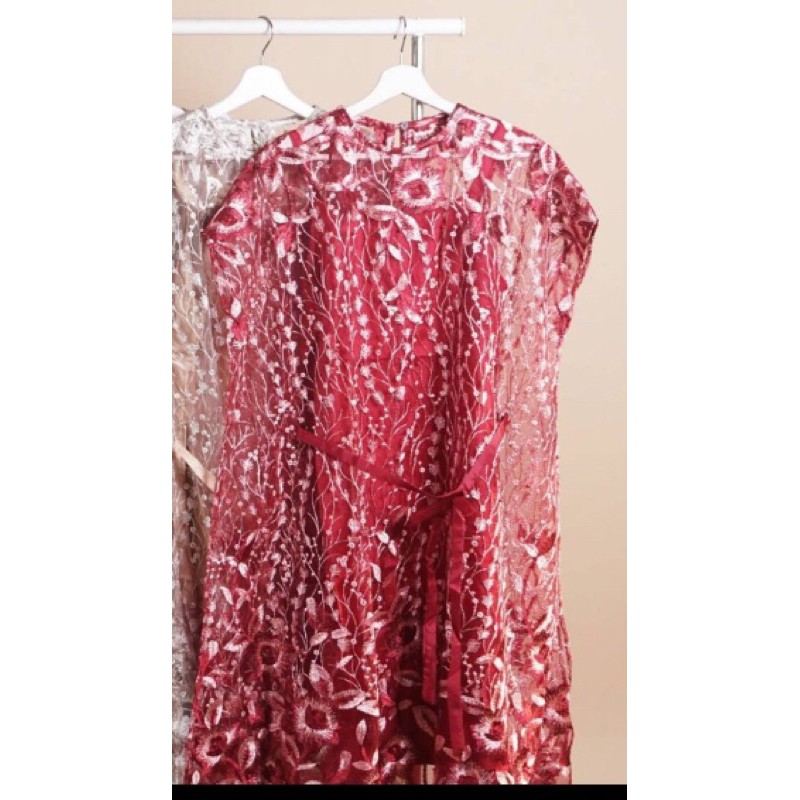 dress maroon merah