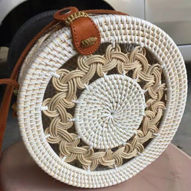 Tas rotan,tas bulat,tas bali,rotan motif ulir putih