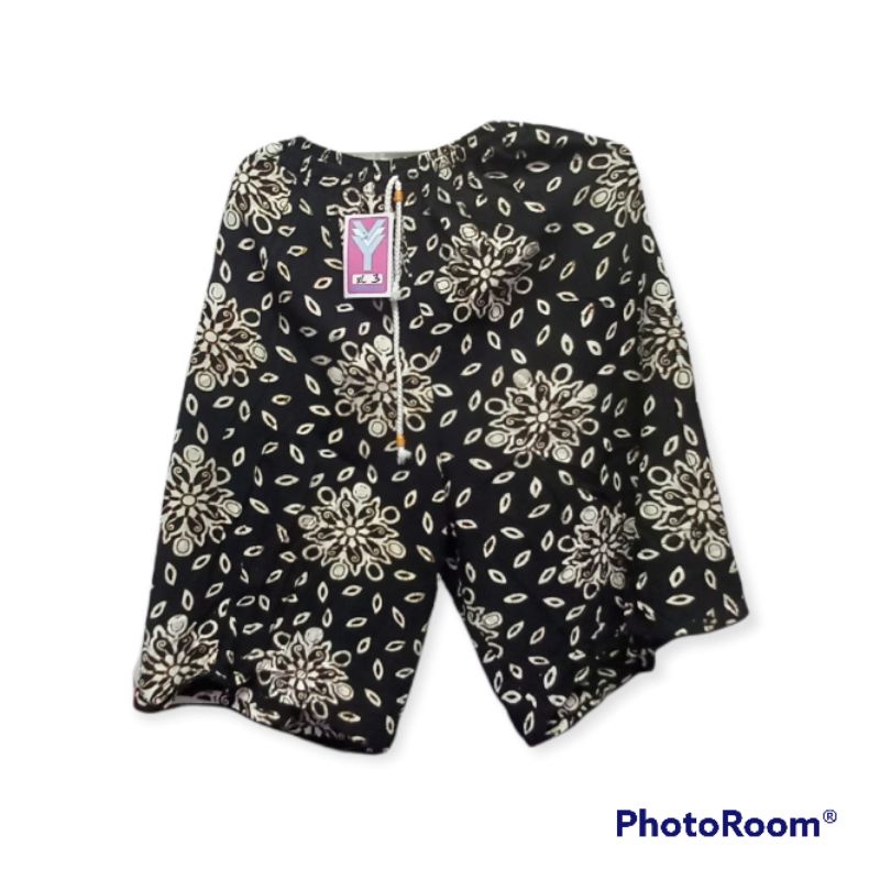 Celana Pendek Batik Yuanita Jumbo XL3 Monochrome