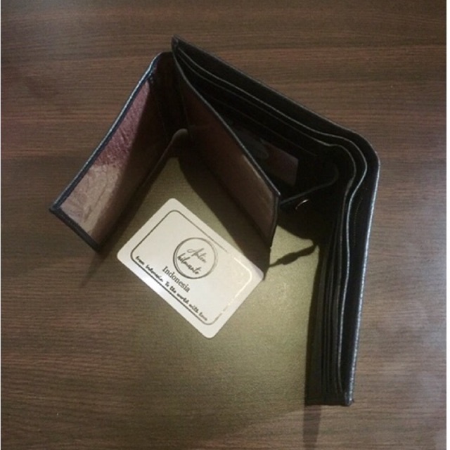 dompet lipat pria bahan kulit sintetis lokal model kancing dalam banyak slot kartu dan slot poto #dompet #dompetlipat #dompetpria #dompetcowok #dompetlokal