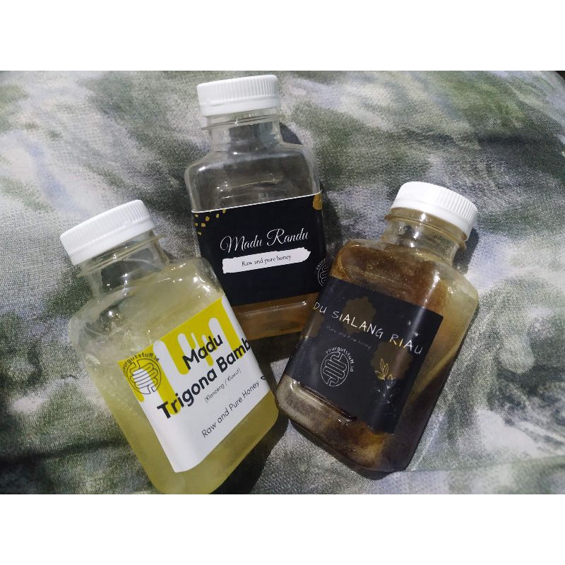 

madu mentah sialang riaw /raw and pure honey sialang riau / tualang honey 110gram
