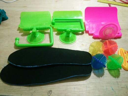 Roll Holder Tisu Dapur Gantungan Tisue Holder Warna Kuat Minimali Tempat Tissue Gulung Toilet