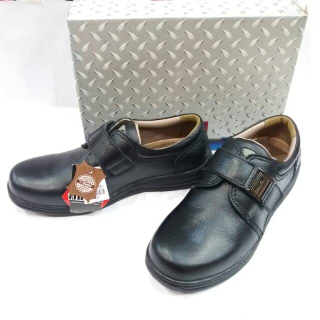 Sepatu Pria Merk Finotti  Type K205 Size 38 s/d 42