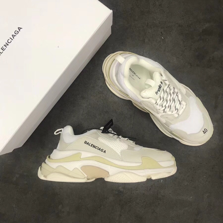 sepatu sneakers balenciaga